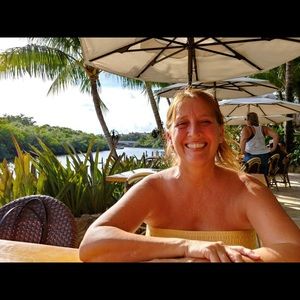 Meet your Posher, Denise